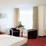 Courtyard By Marriott Wiesbaden-nordenstadt Hotel