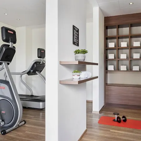 מלון Courtyard By Marriott Wiesbaden-nordenstadt