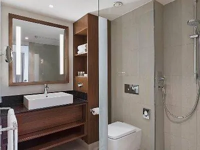 Hotel Courtyard By Marriott Wiesbaden-nordenstadt Wiesbaden