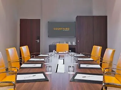 מלון Courtyard By Marriott Wiesbaden-nordenstadt 4*