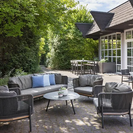 מלון Courtyard By Marriott Wiesbaden-nordenstadt 4*