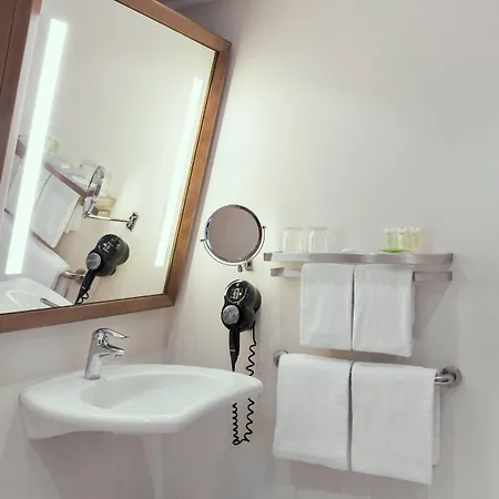 מלון Courtyard By Marriott Wiesbaden-nordenstadt ויסבאדן