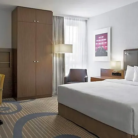 מלון Courtyard By Marriott Wiesbaden-nordenstadt 4*