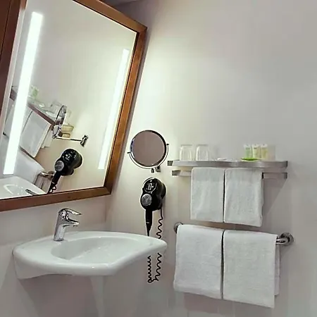 Courtyard By Marriott Wiesbaden-nordenstadt מלון 4*