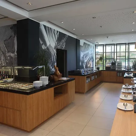 Courtyard By Marriott Wiesbaden-nordenstadt מלון