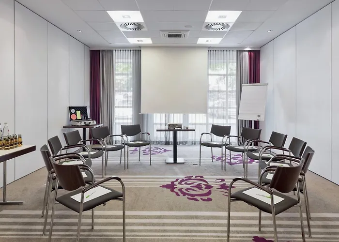 Courtyard By Marriott Wiesbaden-nordenstadt 4*